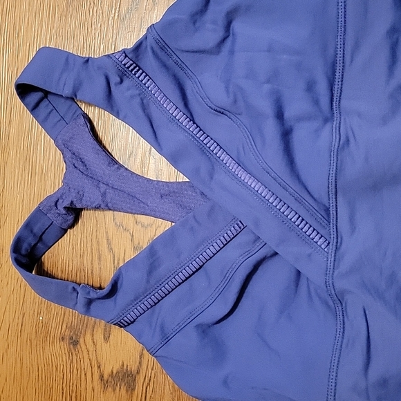 Set of 2 Lululemon V Neck Tanks - Picture 2 of 7